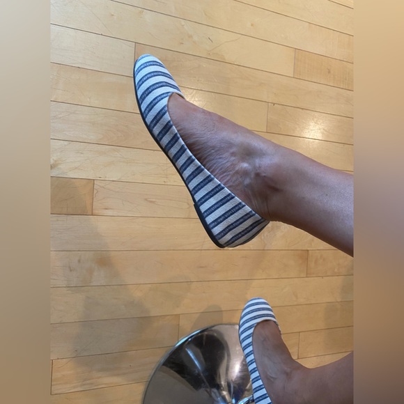 Women's Basic Slip On Casual Shoes Ballet Style White Blue Stripe Sz 8.5 - Picture 12 of 13